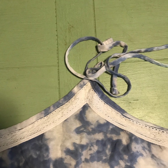 Halter top - Picture 2 of 3